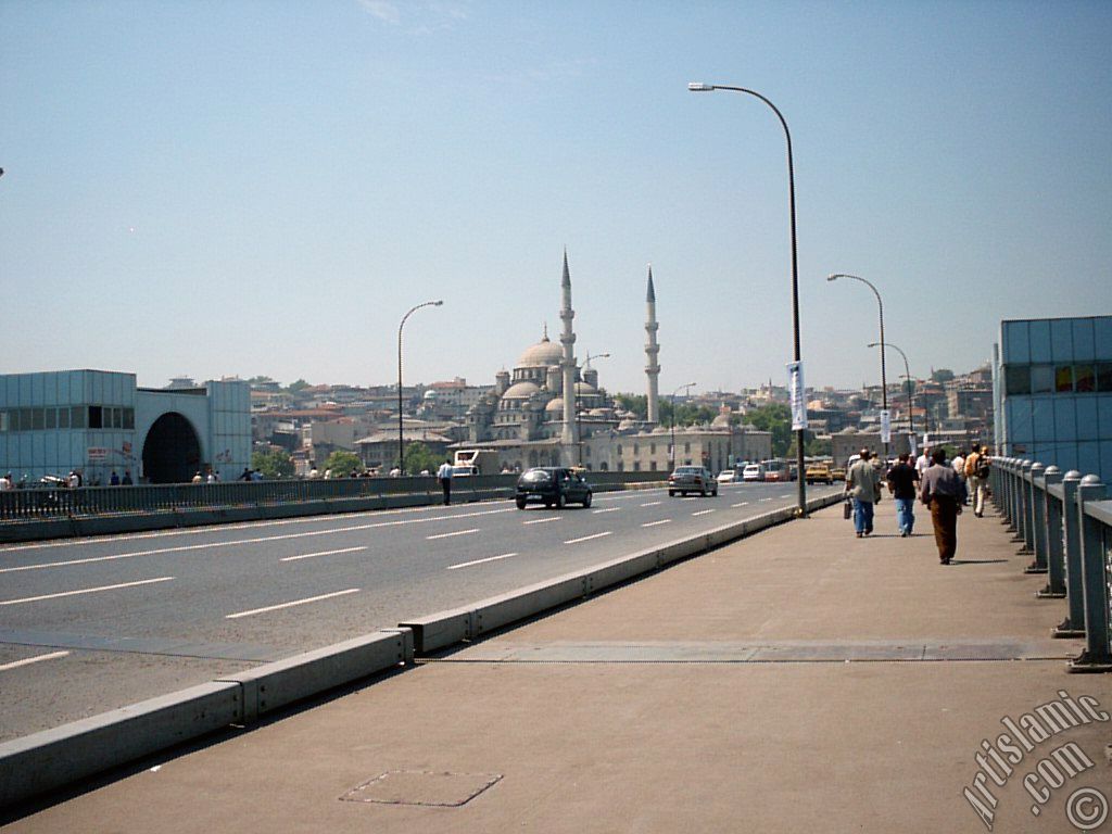 Yeni Galata Kprs`nden Yeni Cami`ye bak.
