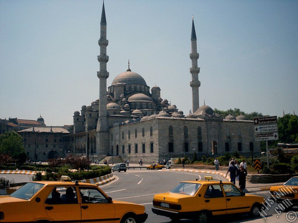 Yeni Galata Kprs`nden Yeni Cami`ye bak.
