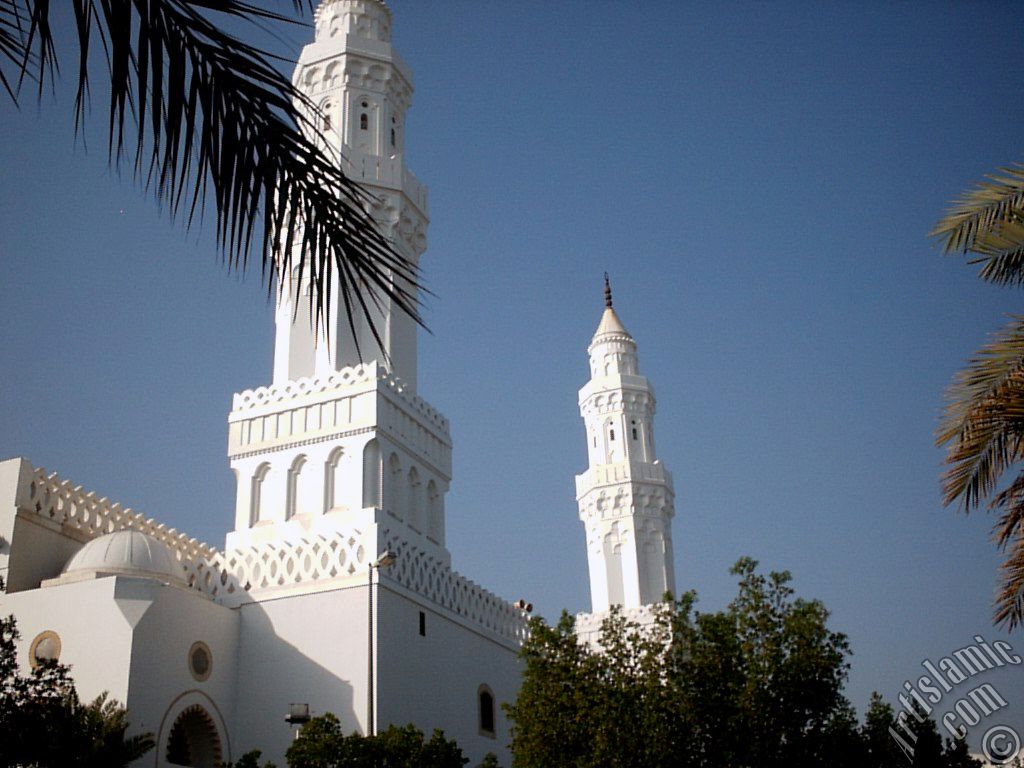 Medine`de Kuba K�y�nde bulunan Mescid-i K�bleteyn (iki k�bleli mescid).
